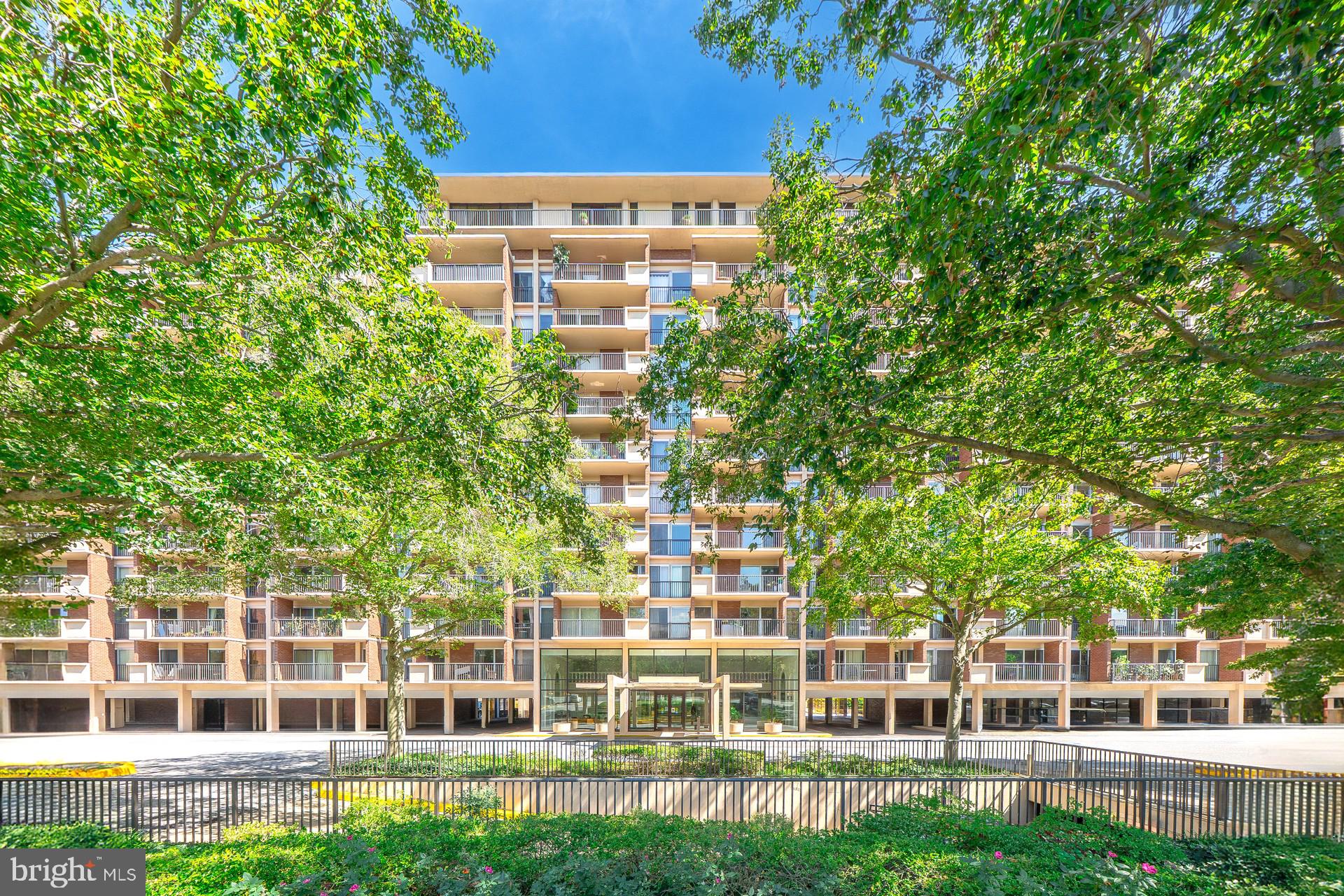 1300 ARMY NAVY DRIVE 819