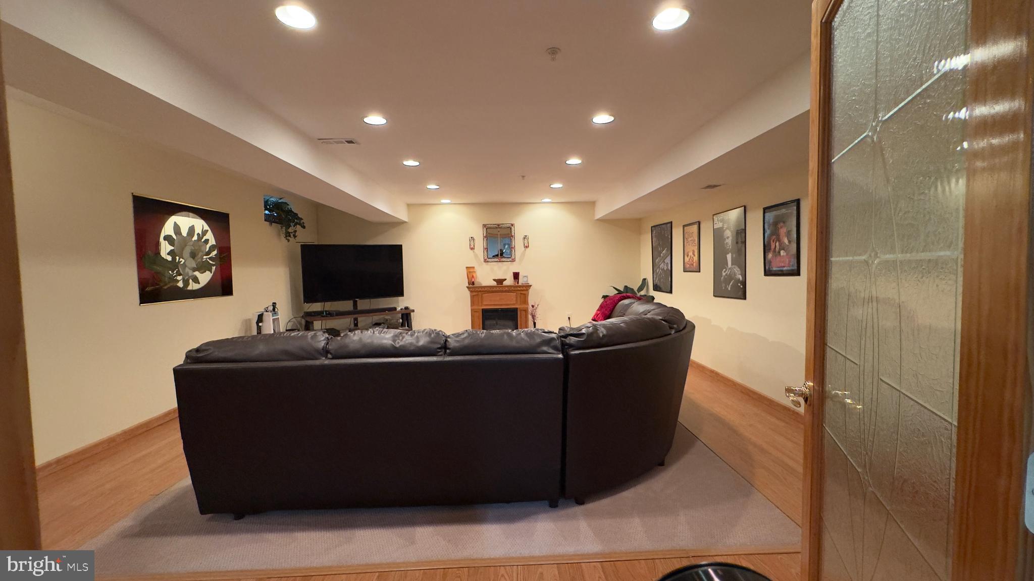 EARNSHAW ESTATES - Residential