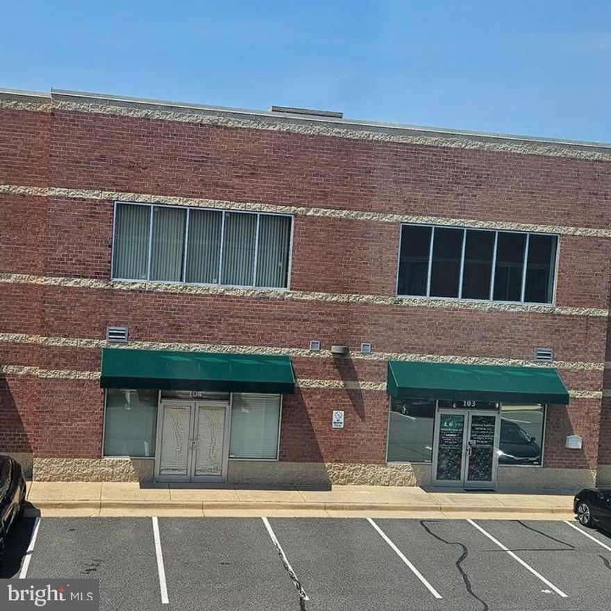 In the heart of Centreville VA.  1 block from I-66.  close to Centreville shops, Lifetime fitness.  Located close to hundreds of thousands of households.  This price for the 2 offices in the back.