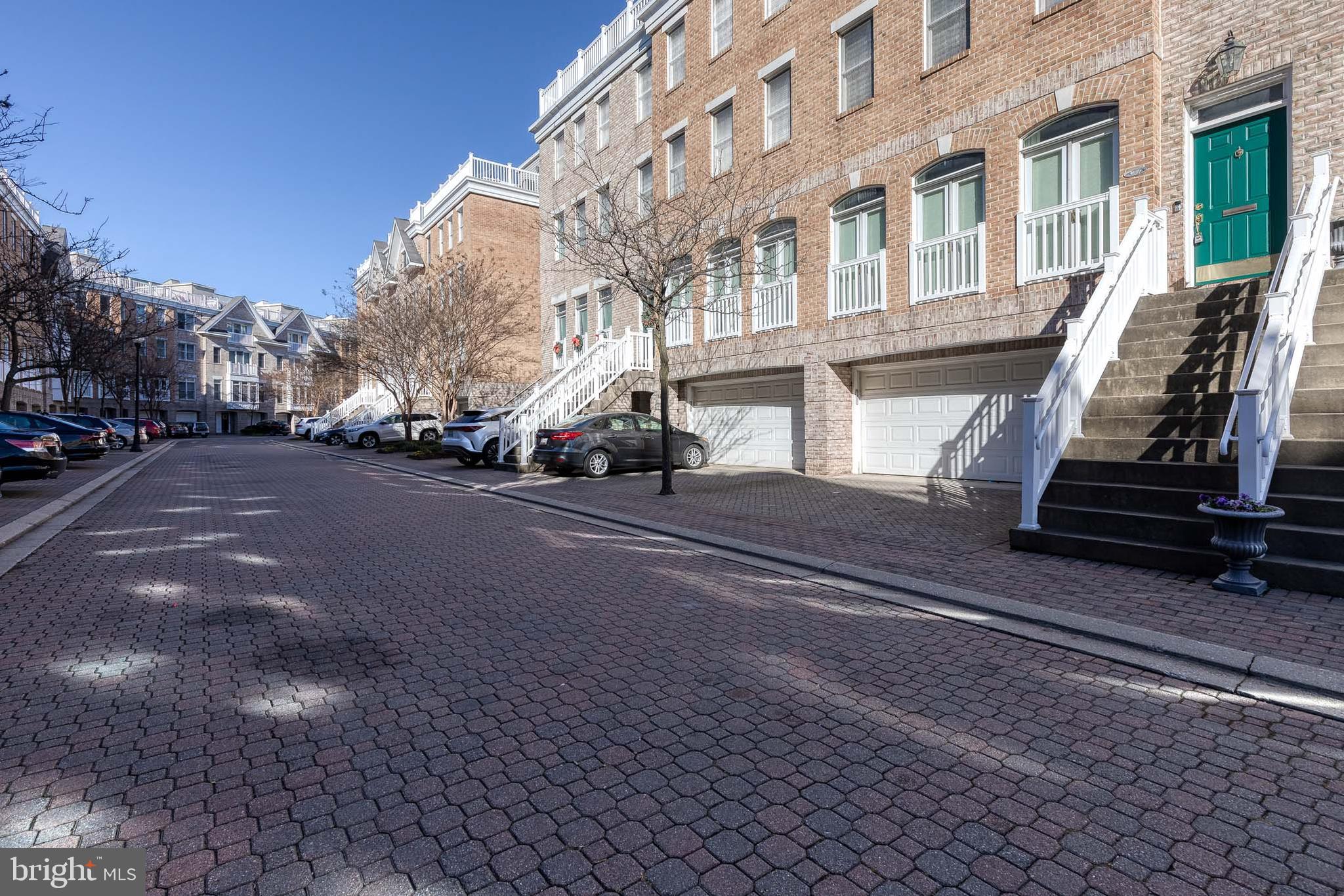 1239 HARBOR ISLAND WALK