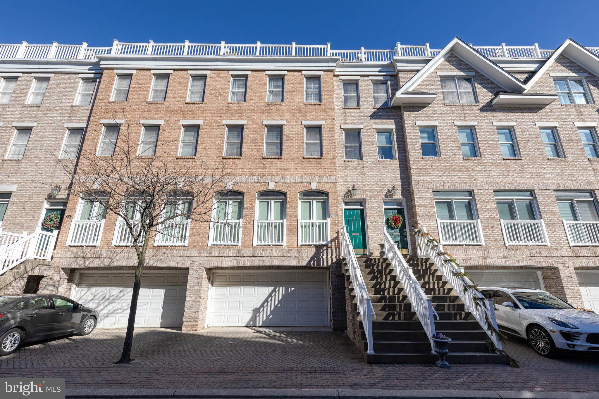 1239 HARBOR ISLAND WALK
