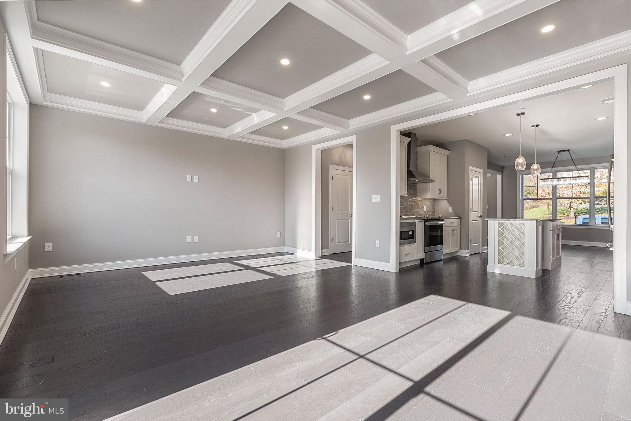 KING MANOR - Residential
