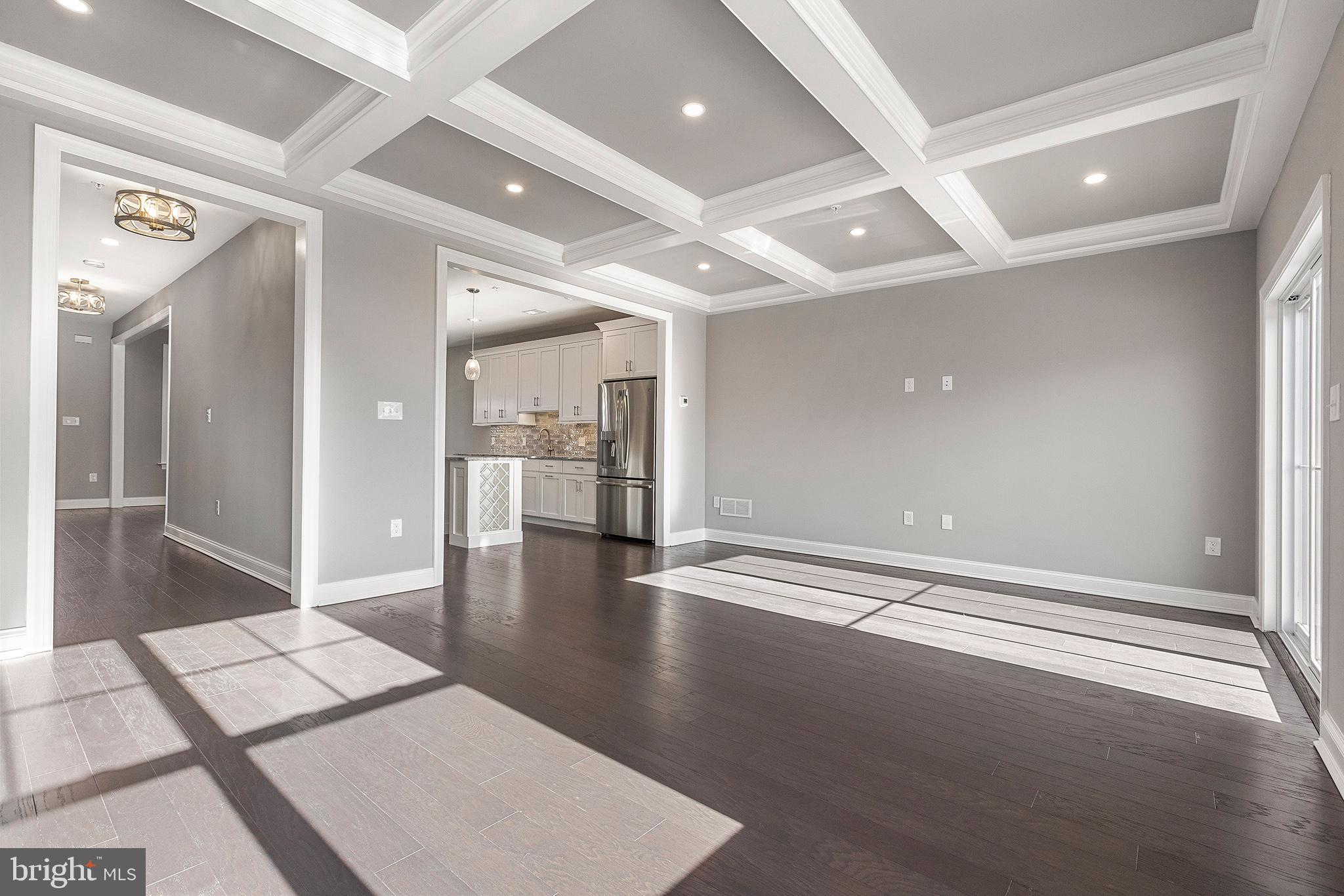 KING MANOR - Residential