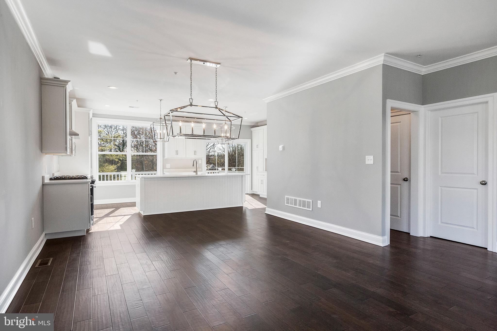 KING MANOR - Residential
