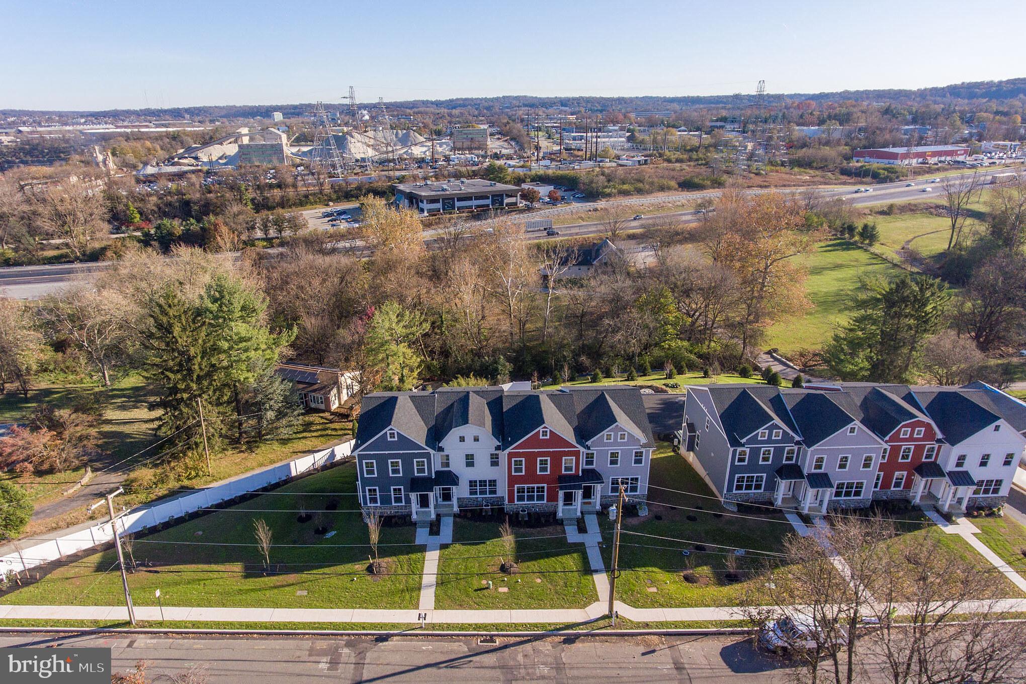 KING MANOR - Residential