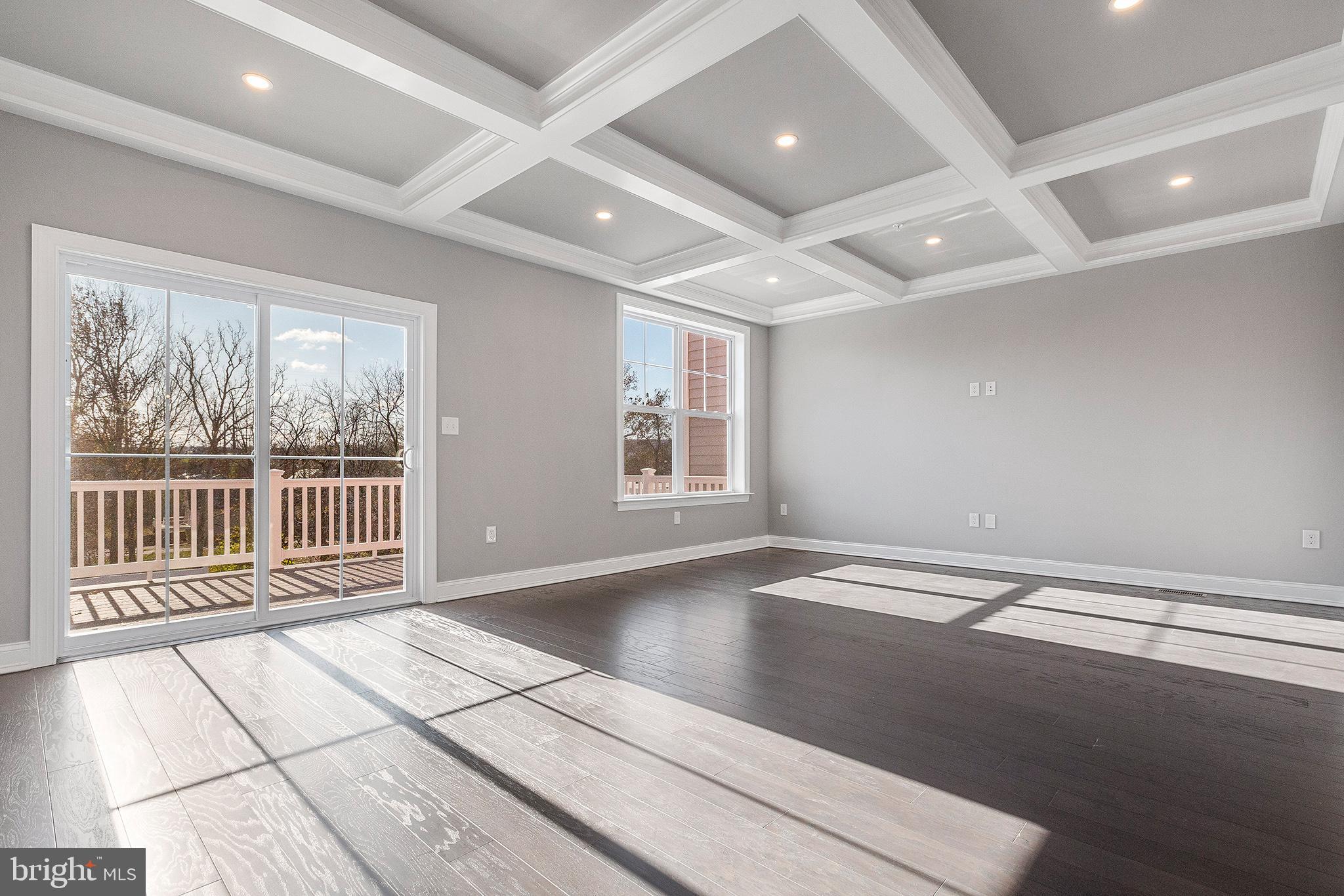 KING MANOR - Residential