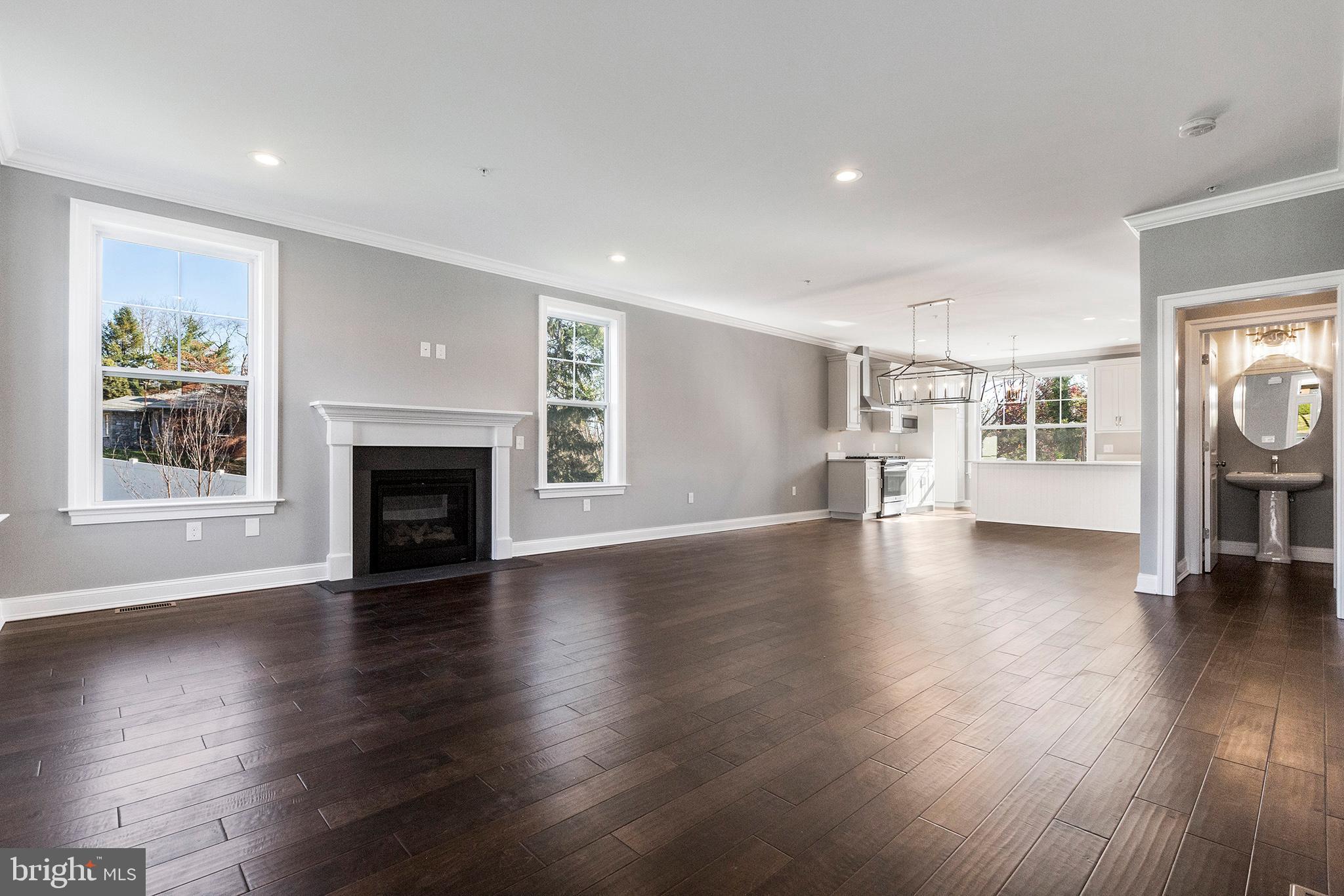 KING MANOR - Residential