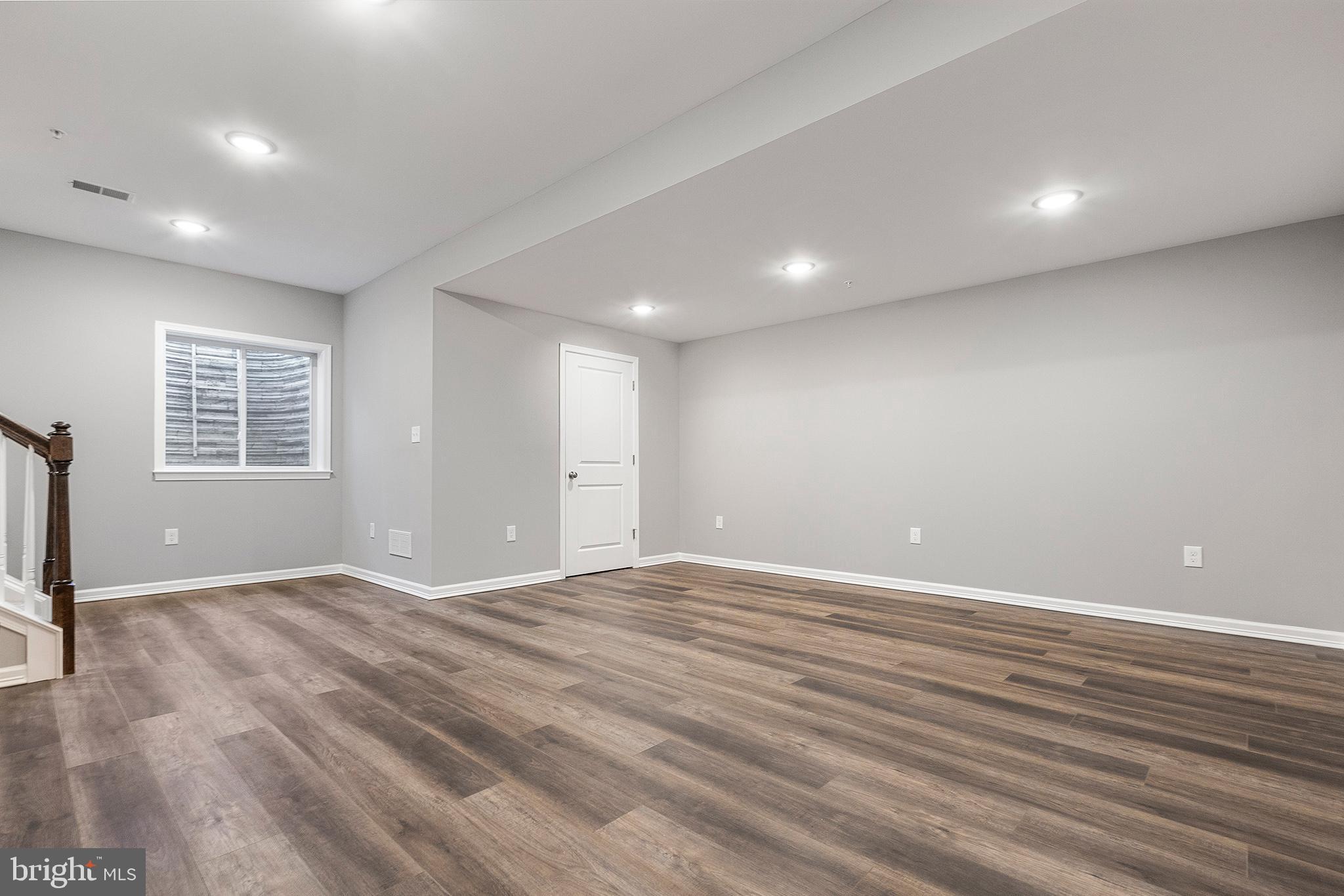 KING MANOR - Residential