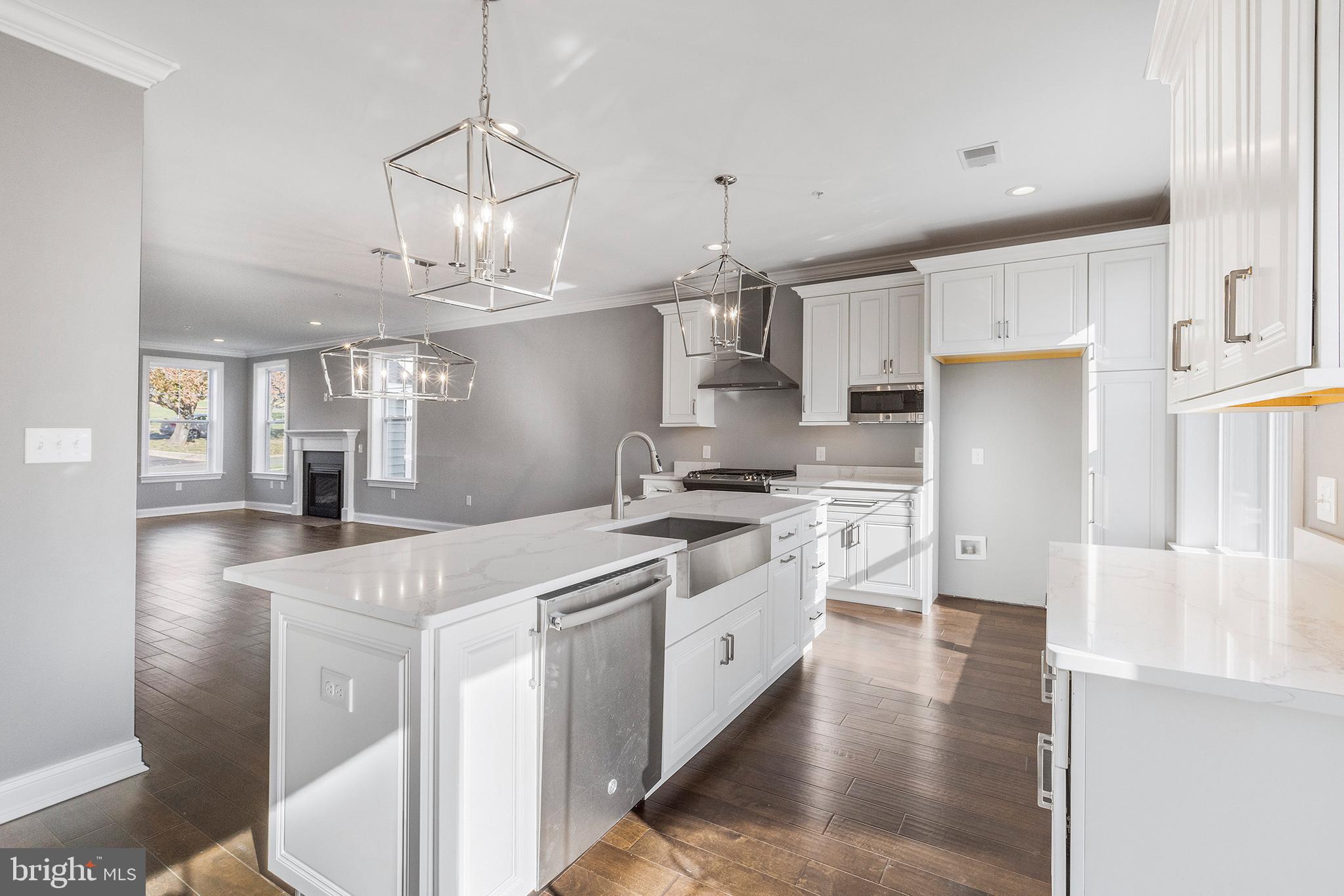 KING MANOR - Residential