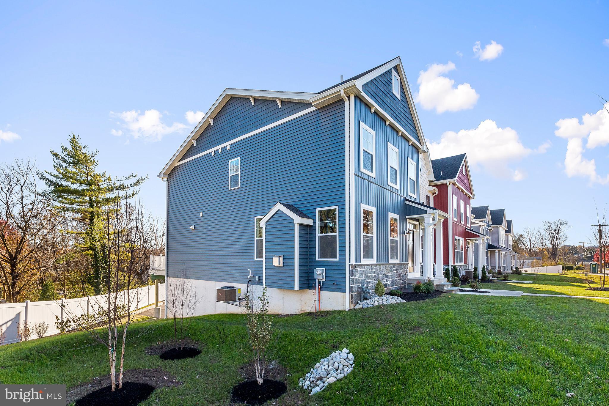 KING MANOR - Residential