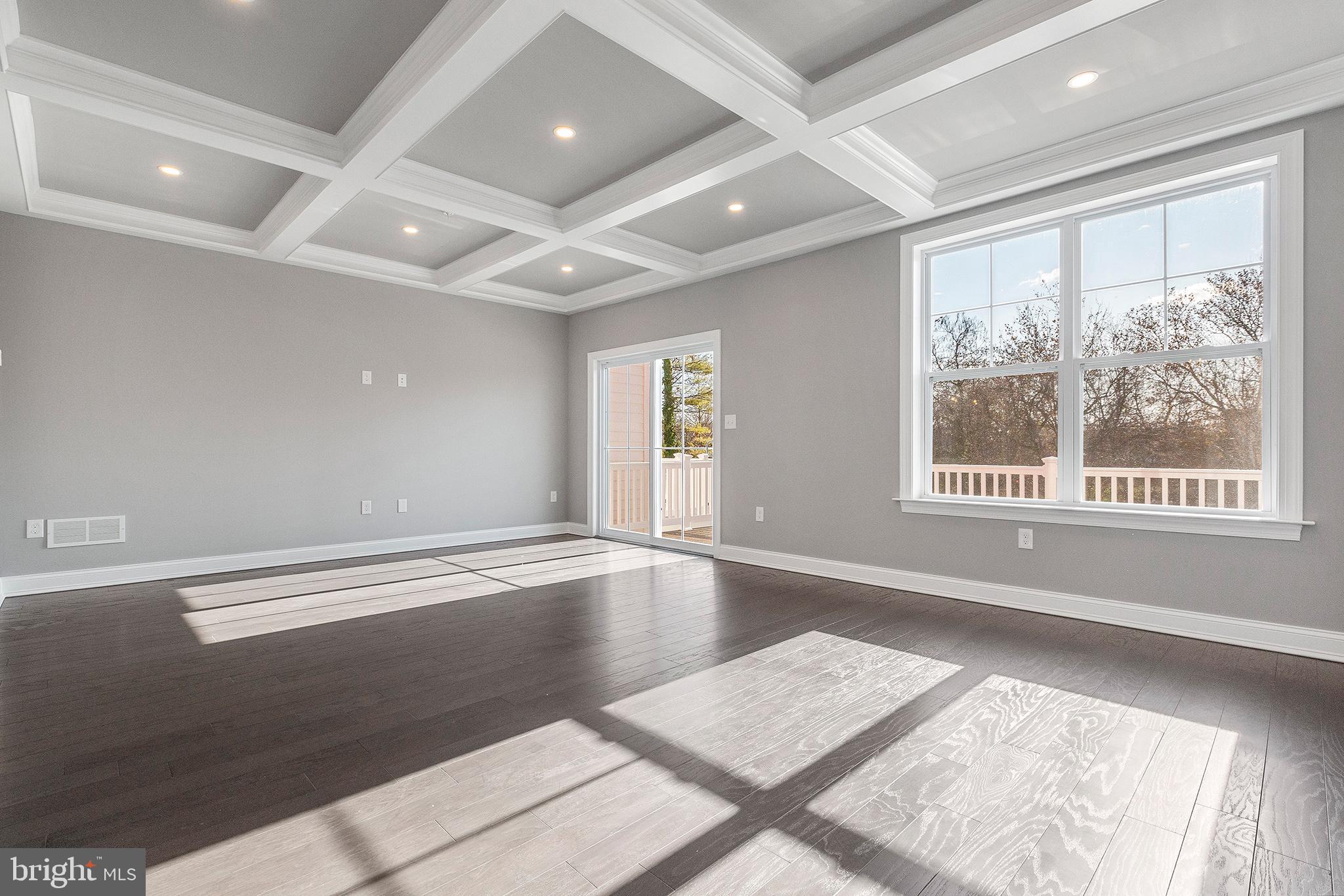 KING MANOR - Residential