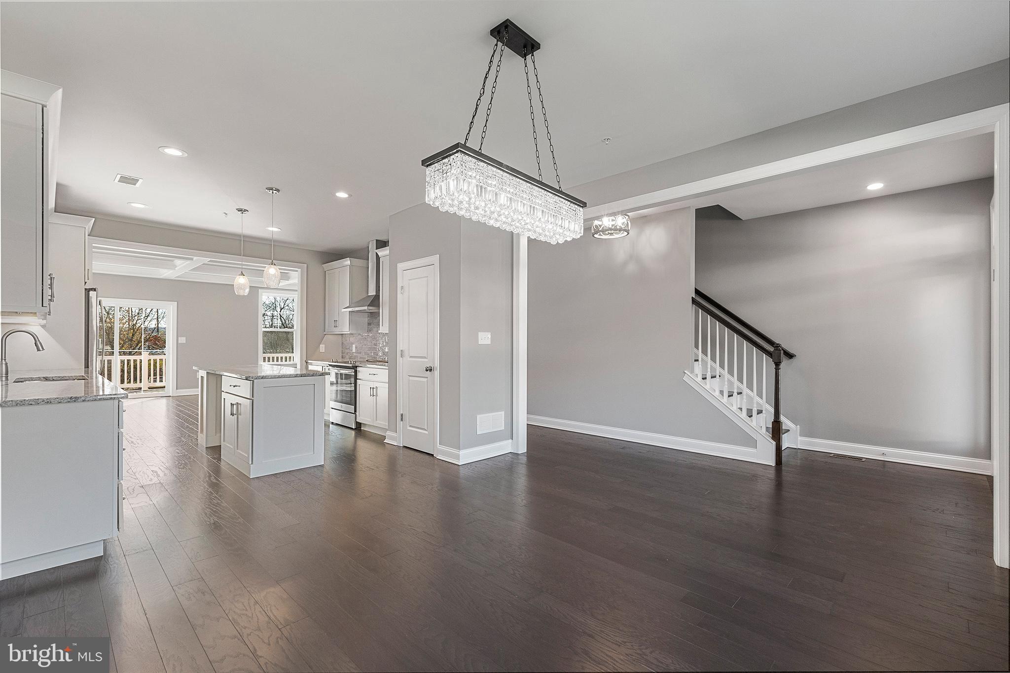 KING MANOR - Residential