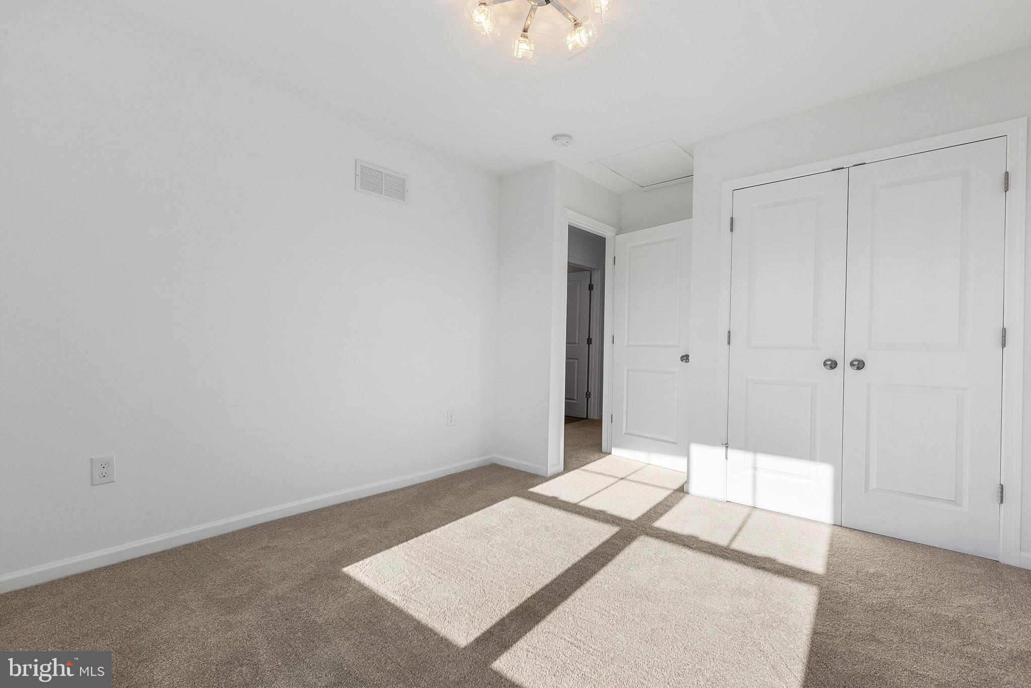 KING MANOR - Residential