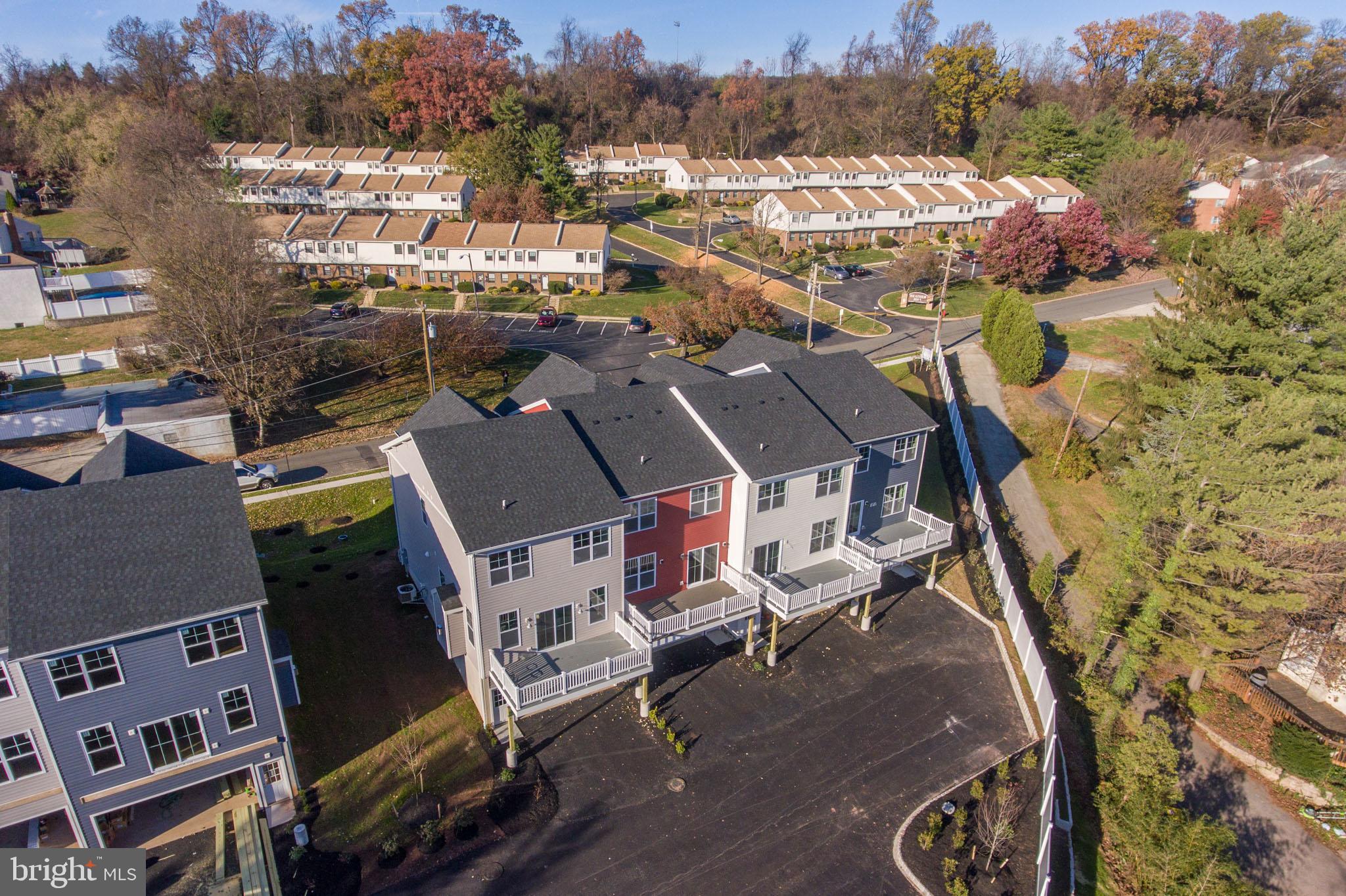 KING MANOR - Residential