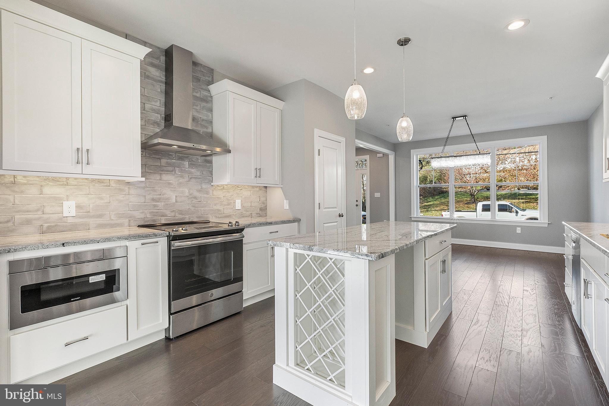 KING MANOR - Residential