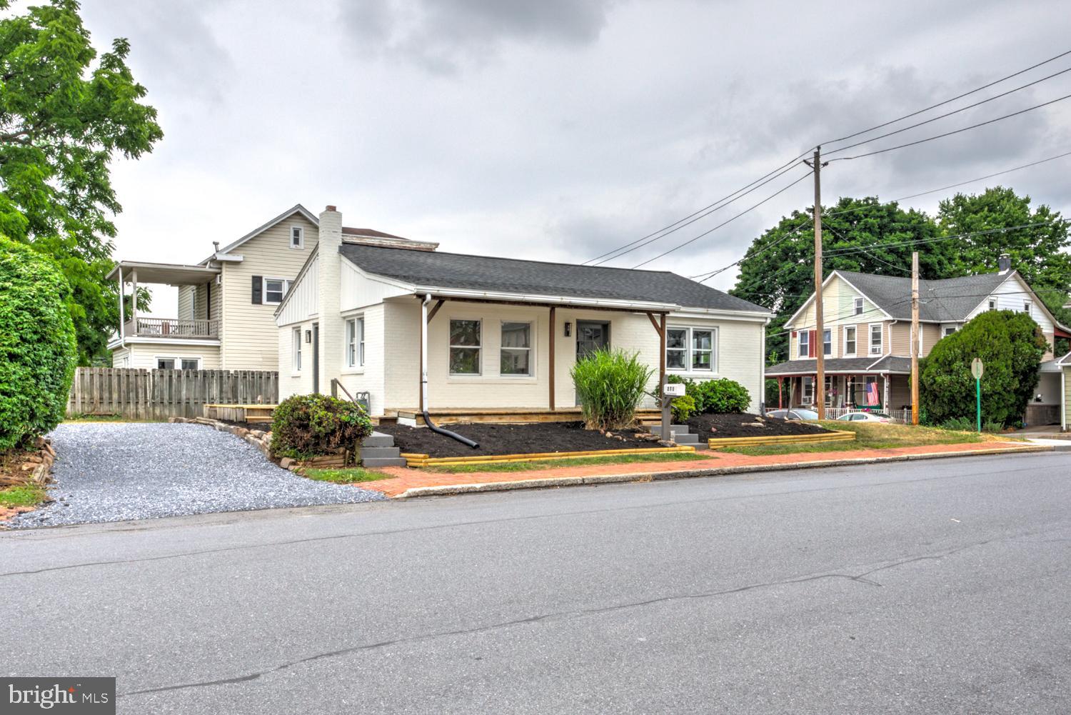 271 N RACE STREET