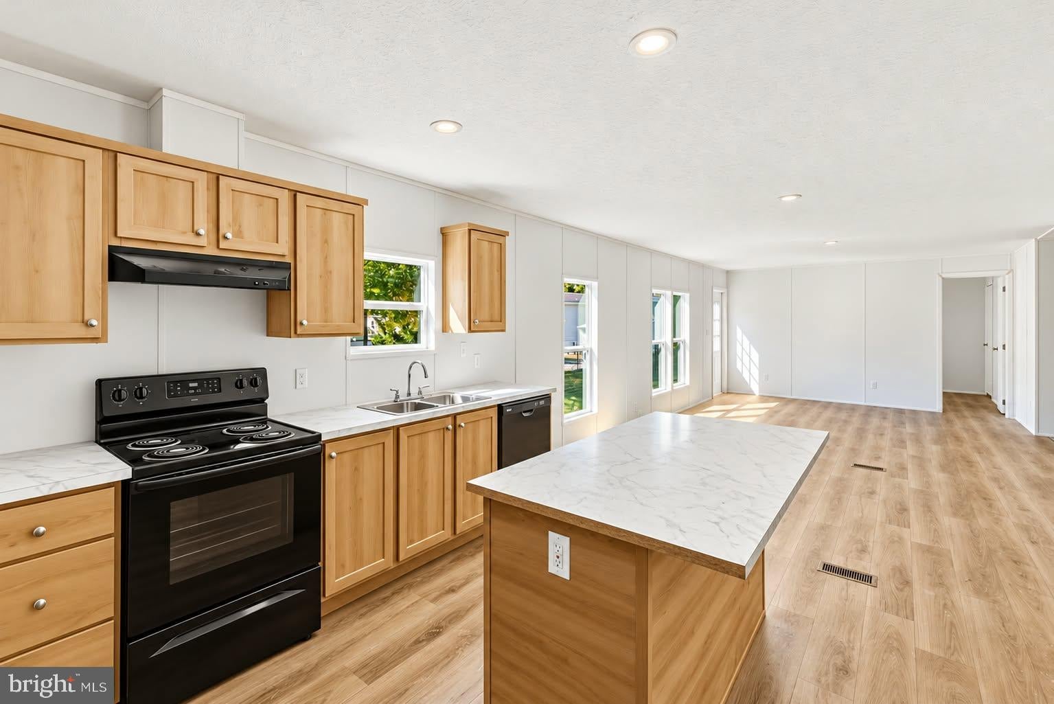 105 MIDDLE DRIVE