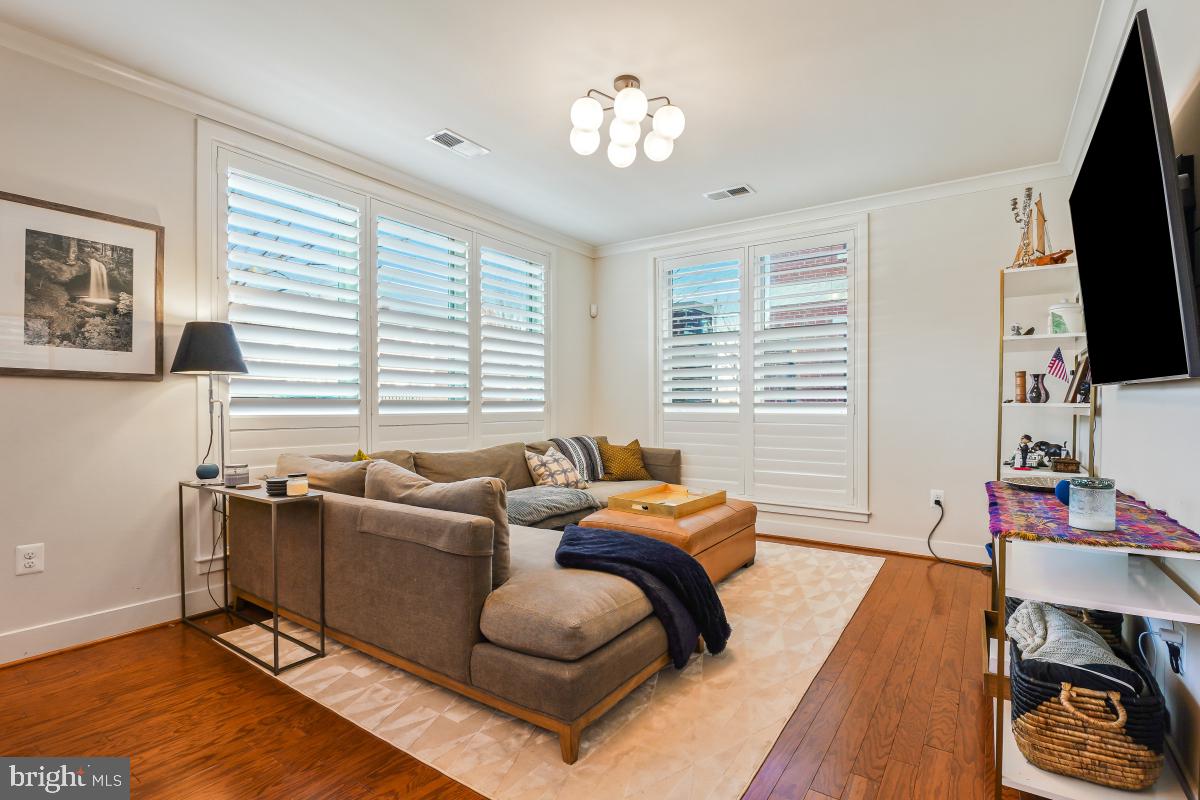 OLD TOWN COMMONS - Residential