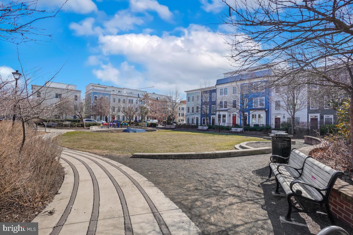 OLD TOWN COMMONS - Residential