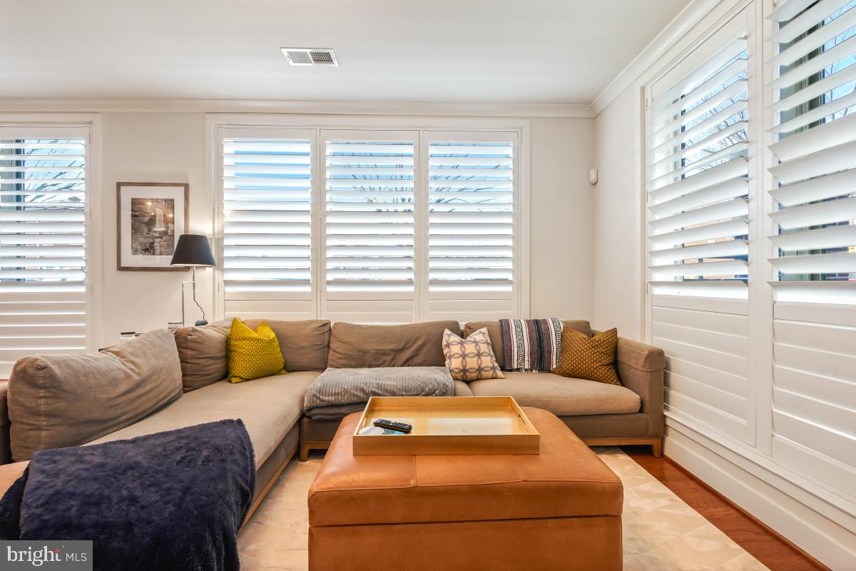 OLD TOWN COMMONS - Residential