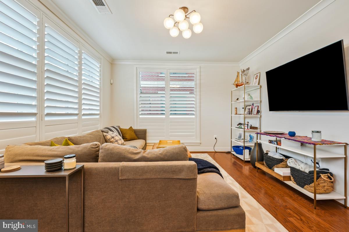 OLD TOWN COMMONS - Residential