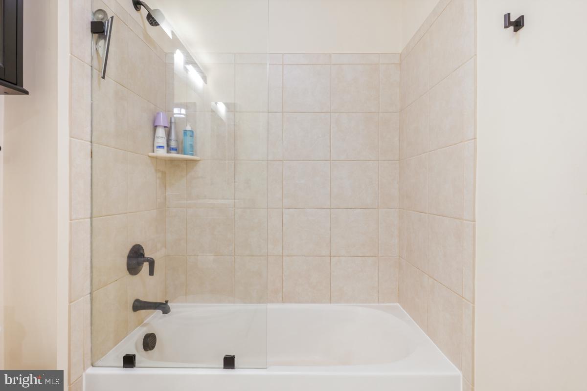 OLD TOWN COMMONS - Residential