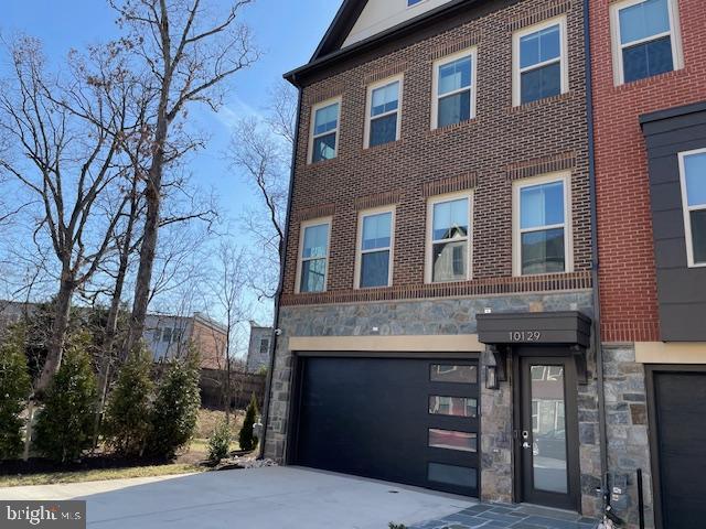 THE GROVE - Residential Lease