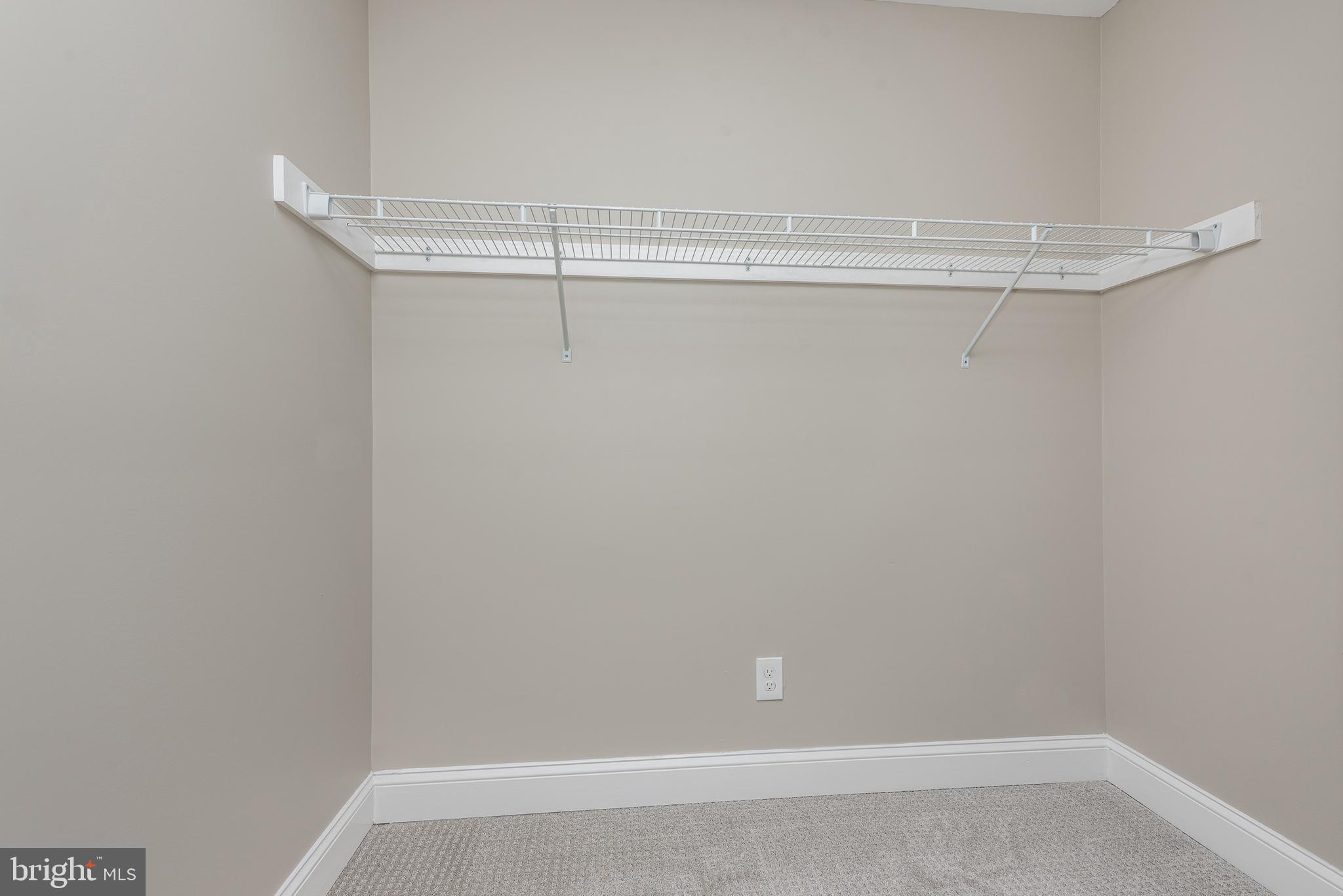 HOLLINS MARKET - Residential