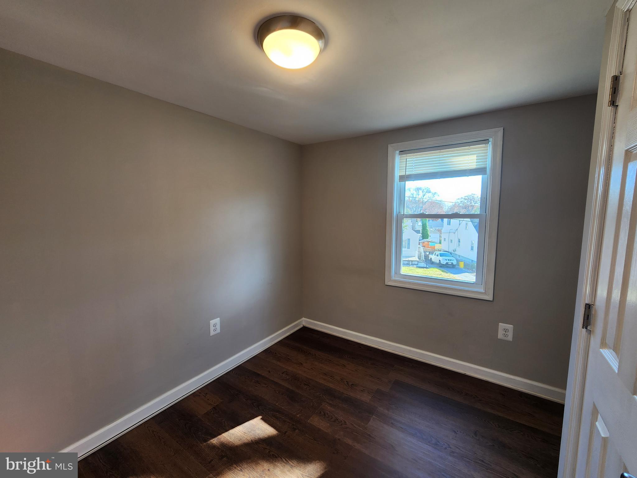 EDGEWATER - Residential Lease