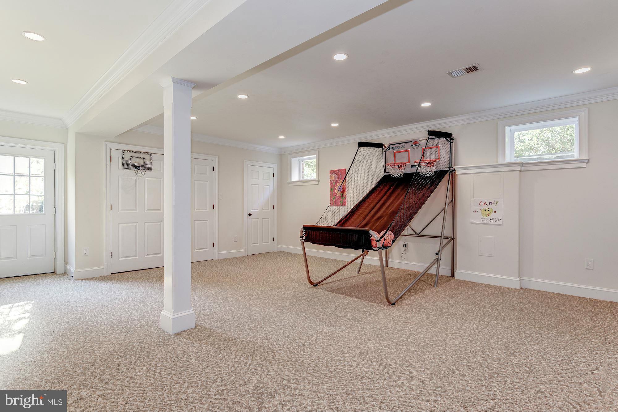 RIVER FALLS - Residential