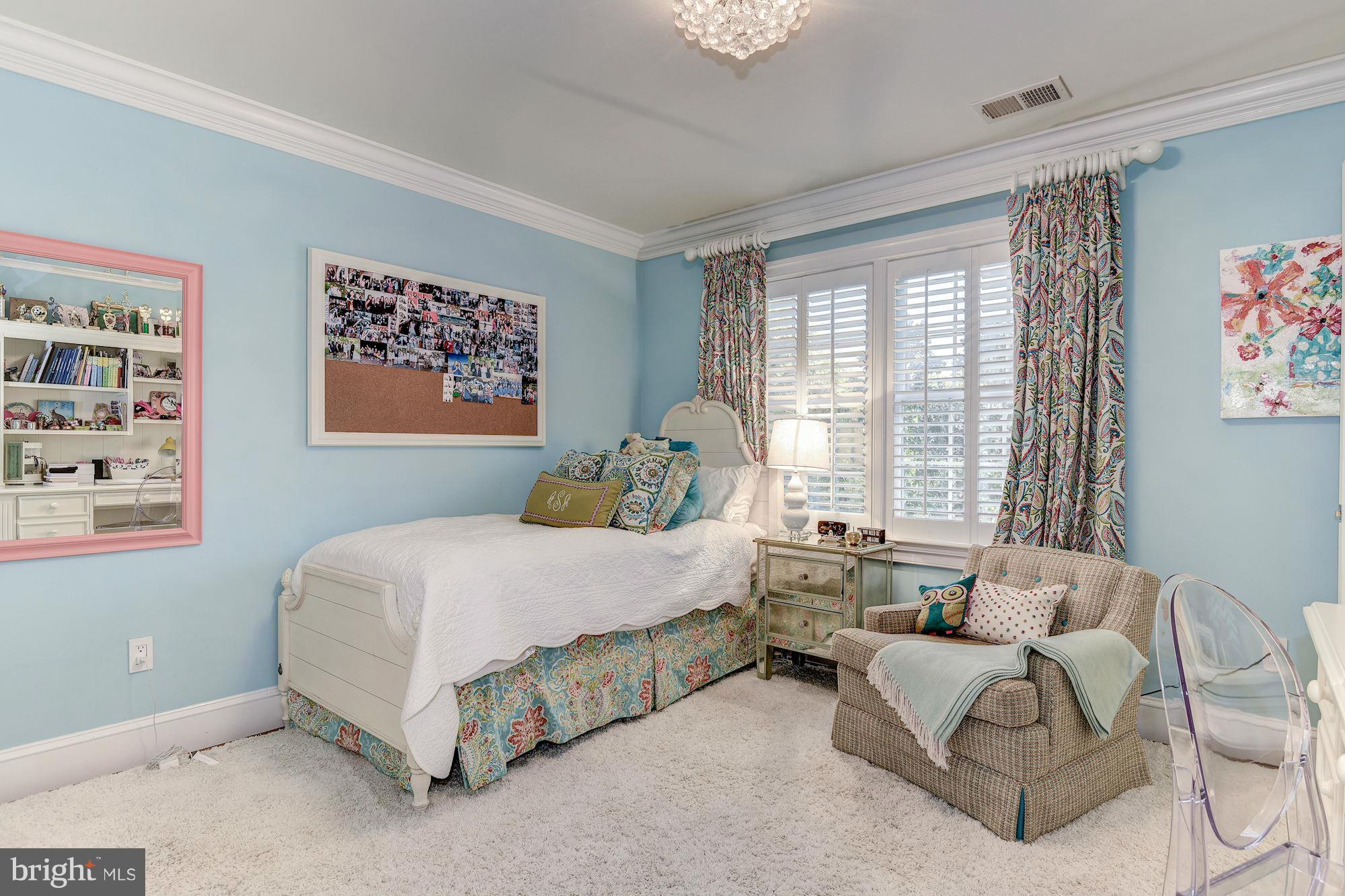 RIVER FALLS - Residential