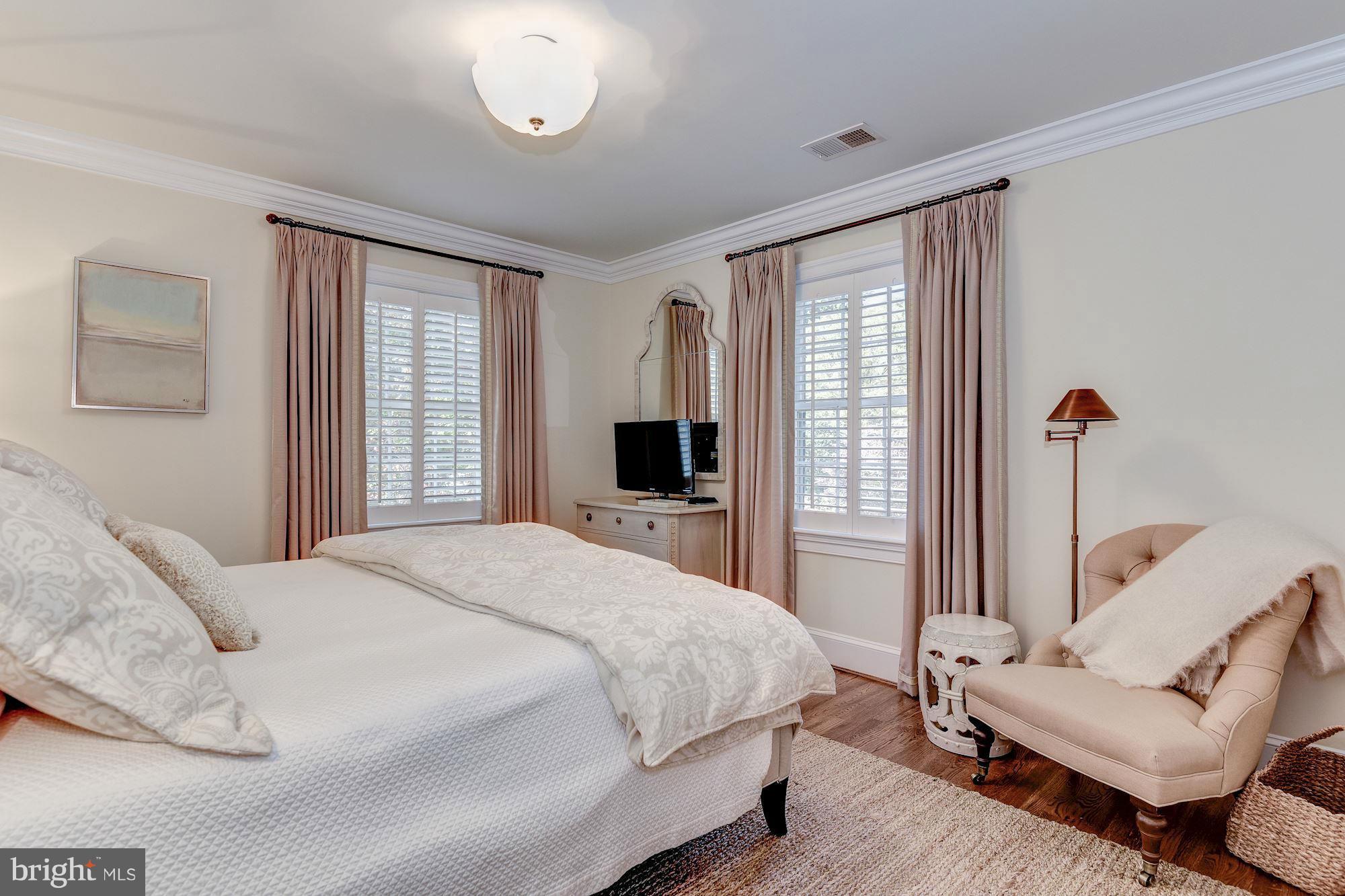 RIVER FALLS - Residential