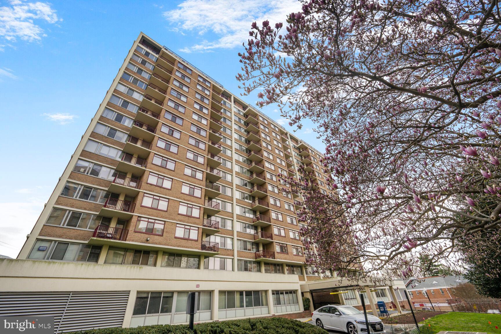 1220 BLAIR MILL ROAD 605