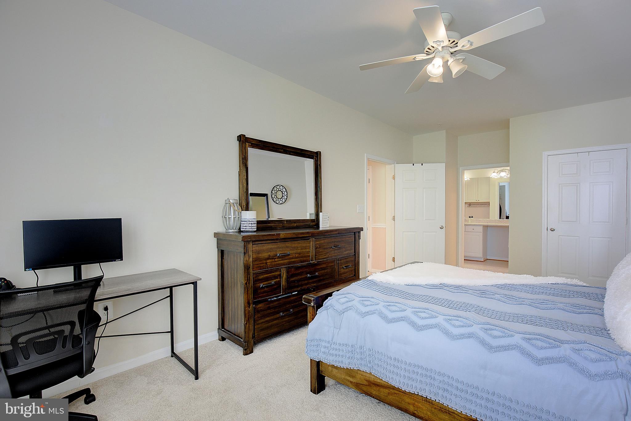 RUSSETT - Residential
