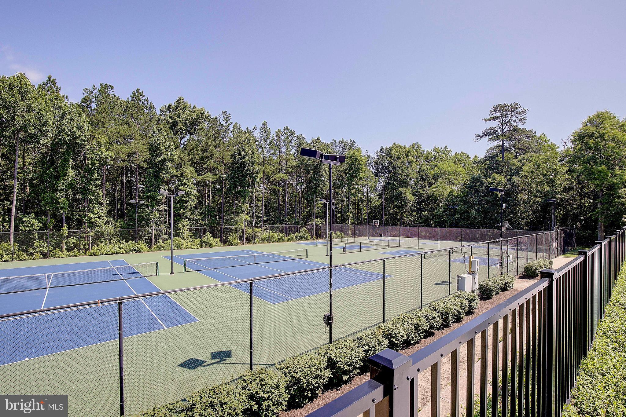 RUSSETT - Residential
