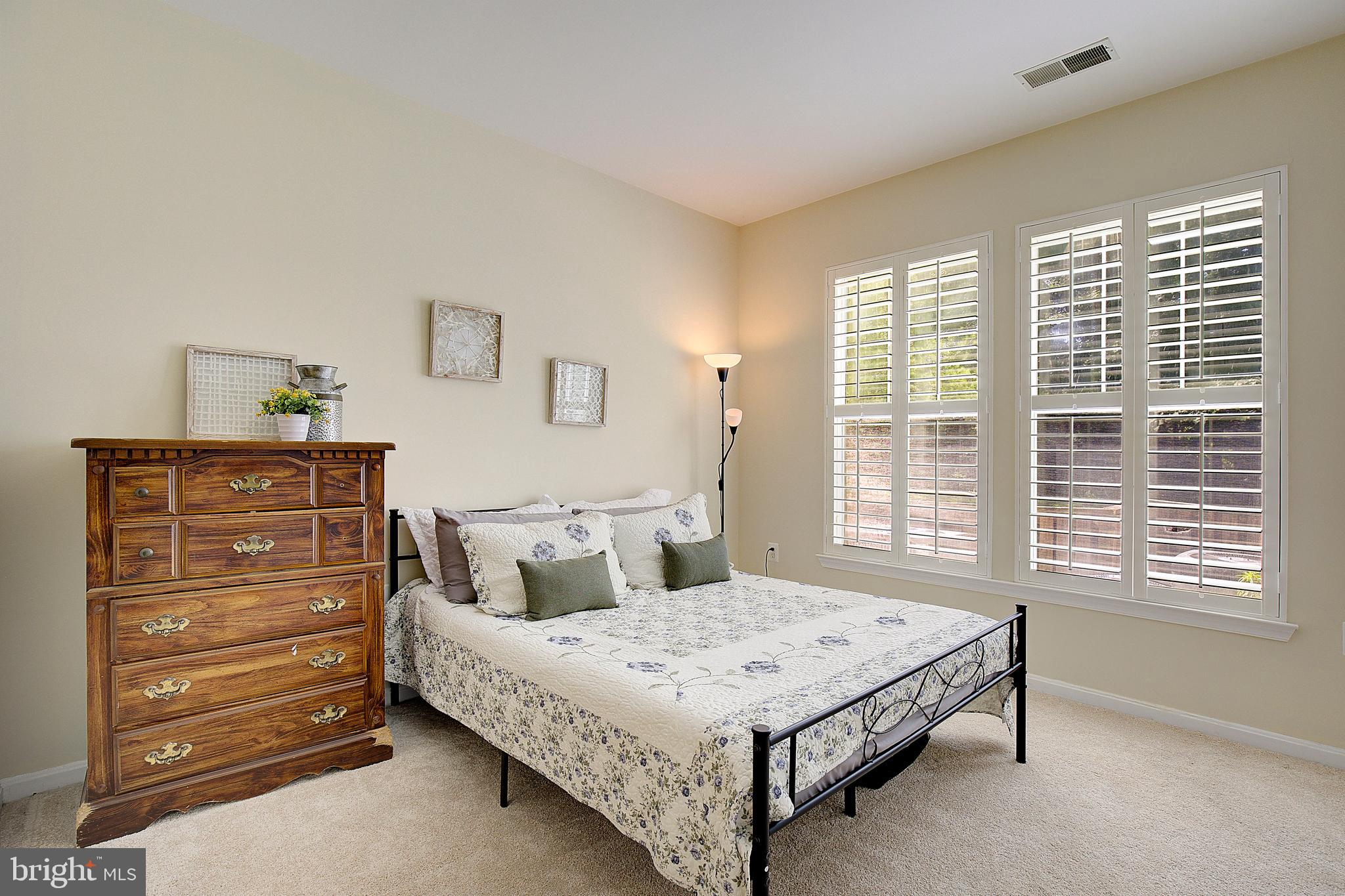 RUSSETT - Residential