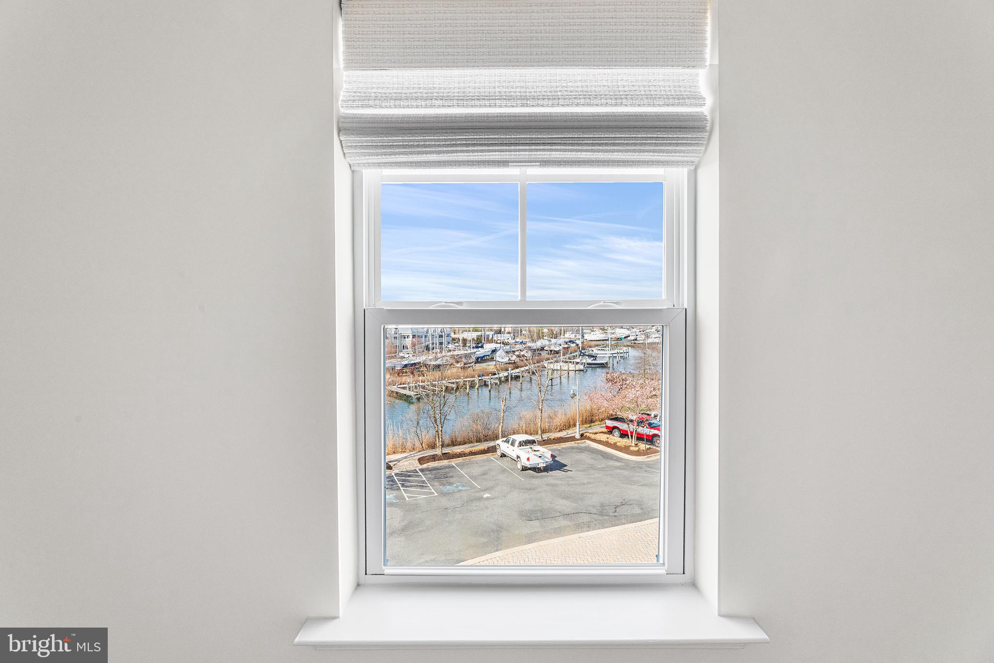 DEEP HARBOUR TOWN HOMES - Residential