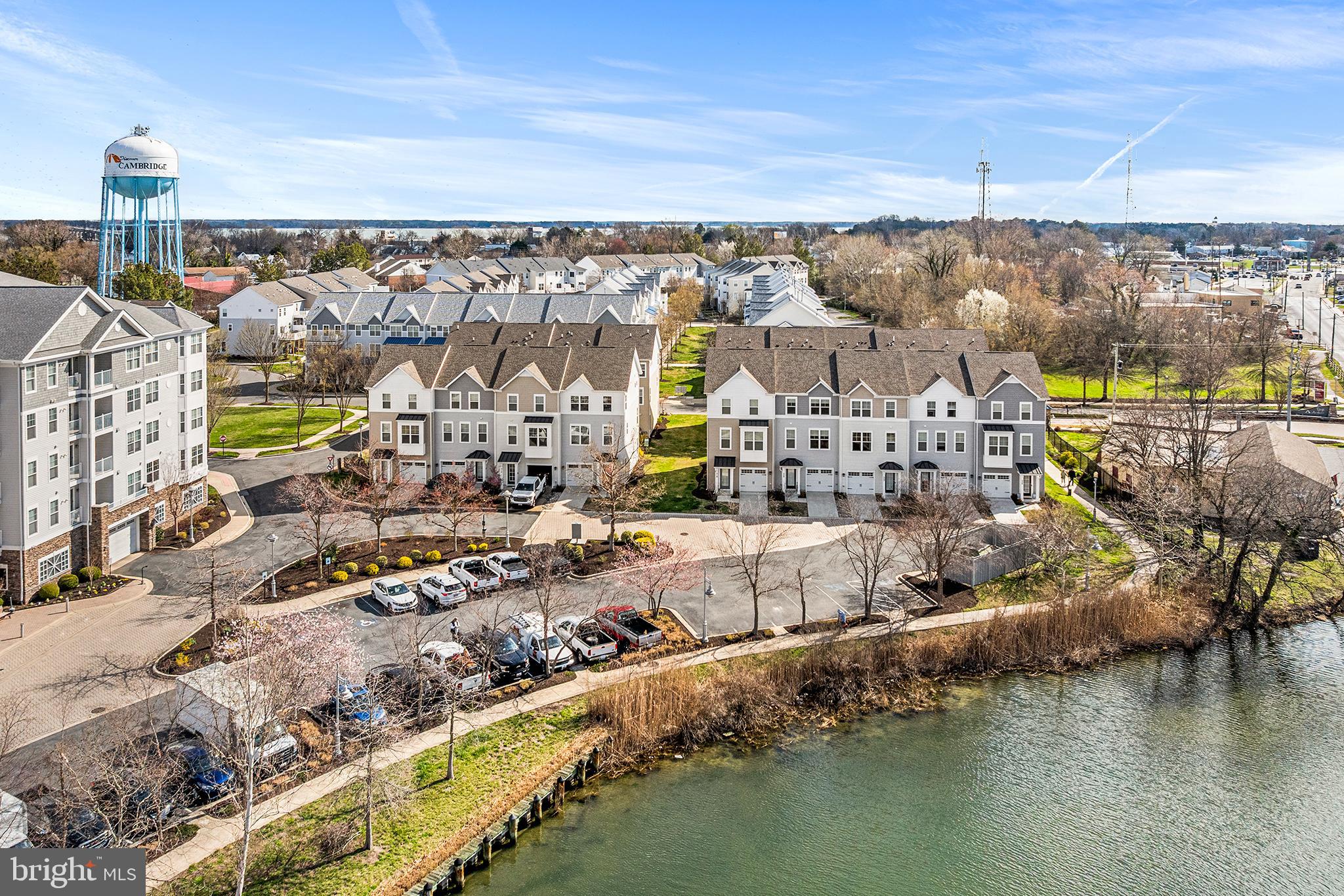 DEEP HARBOUR TOWN HOMES - Residential