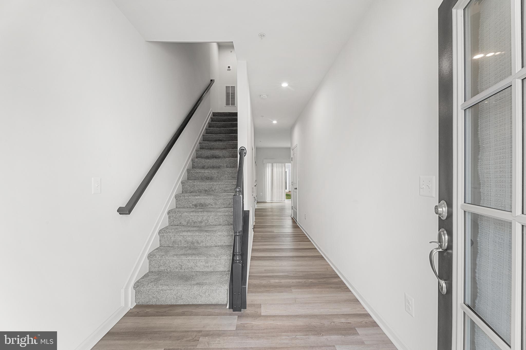 DEEP HARBOUR TOWN HOMES - Residential