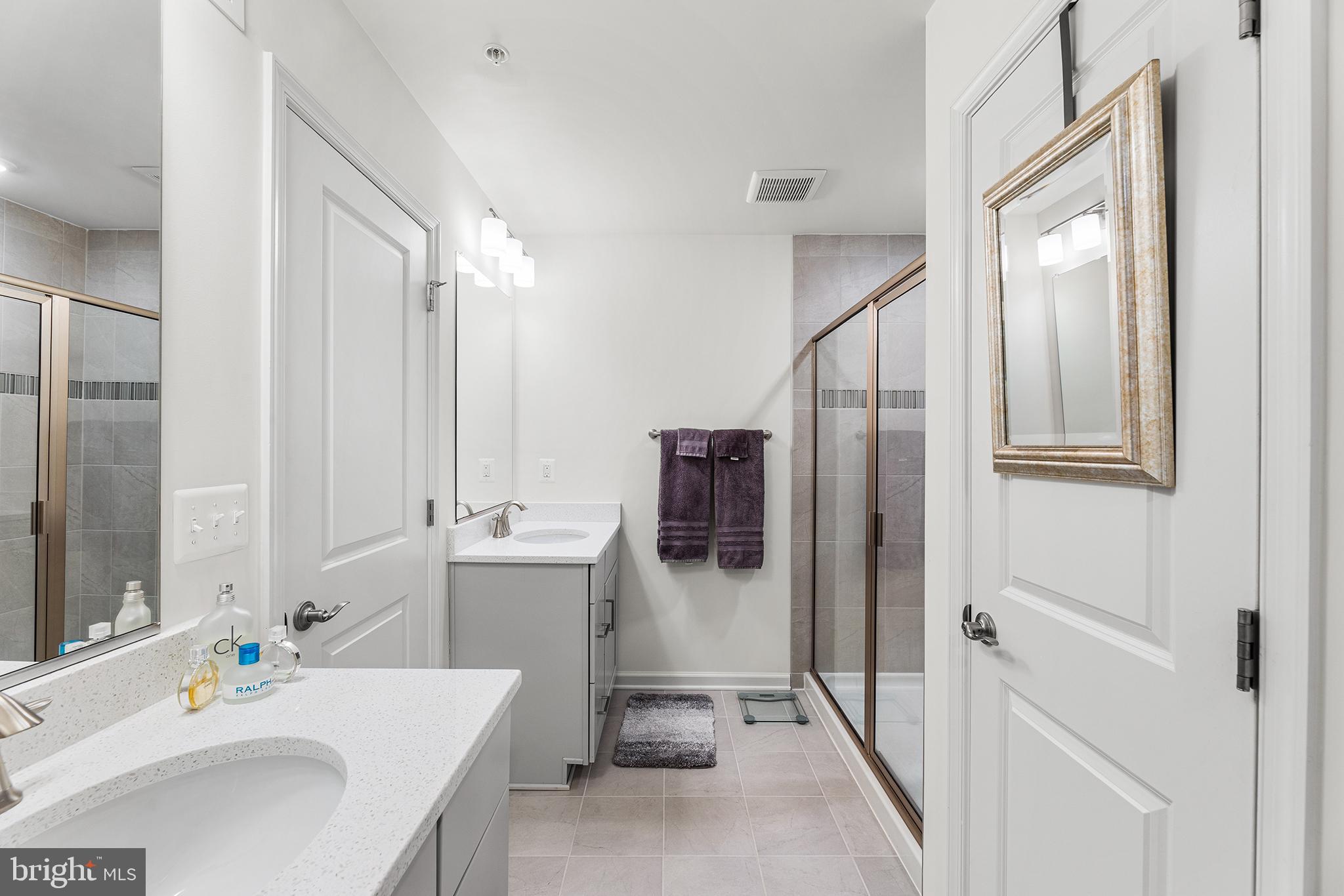 DEEP HARBOUR TOWN HOMES - Residential