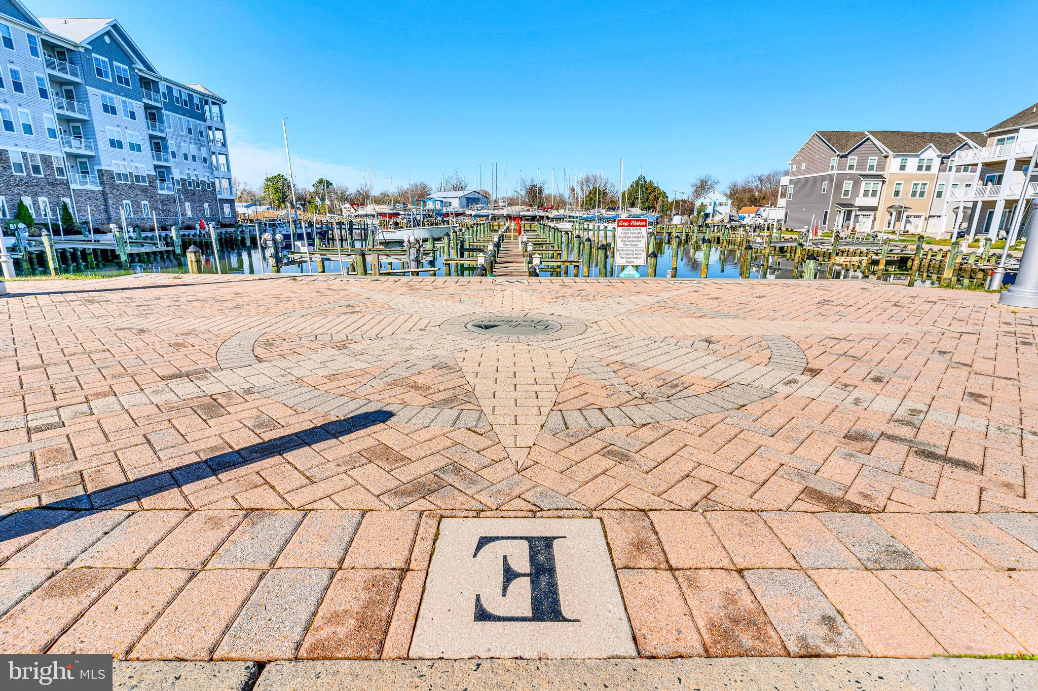 DEEP HARBOUR TOWN HOMES - Residential