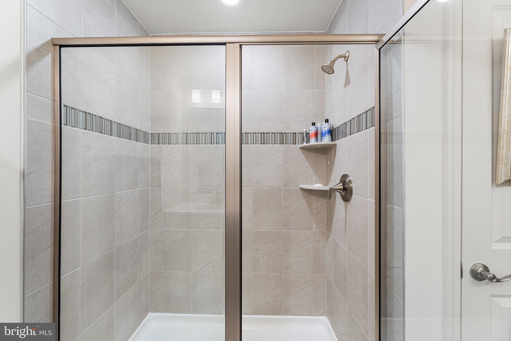 DEEP HARBOUR TOWN HOMES - Residential