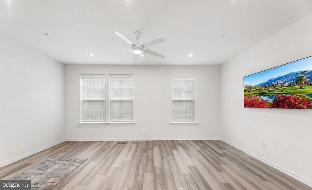 DEEP HARBOUR TOWN HOMES - Residential