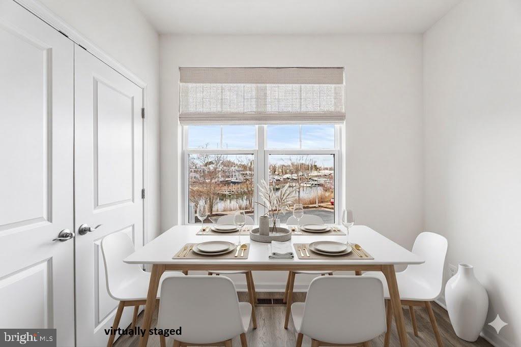 DEEP HARBOUR TOWN HOMES - Residential