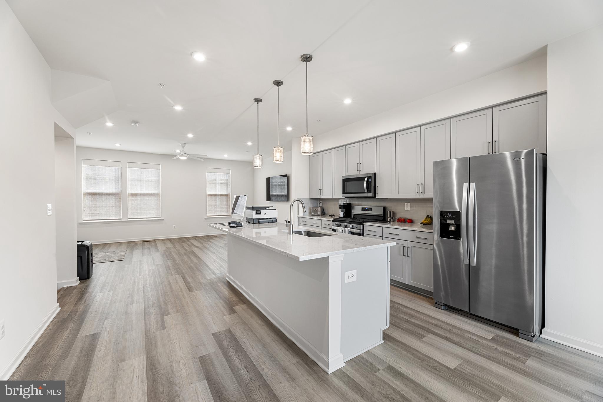 DEEP HARBOUR TOWN HOMES - Residential