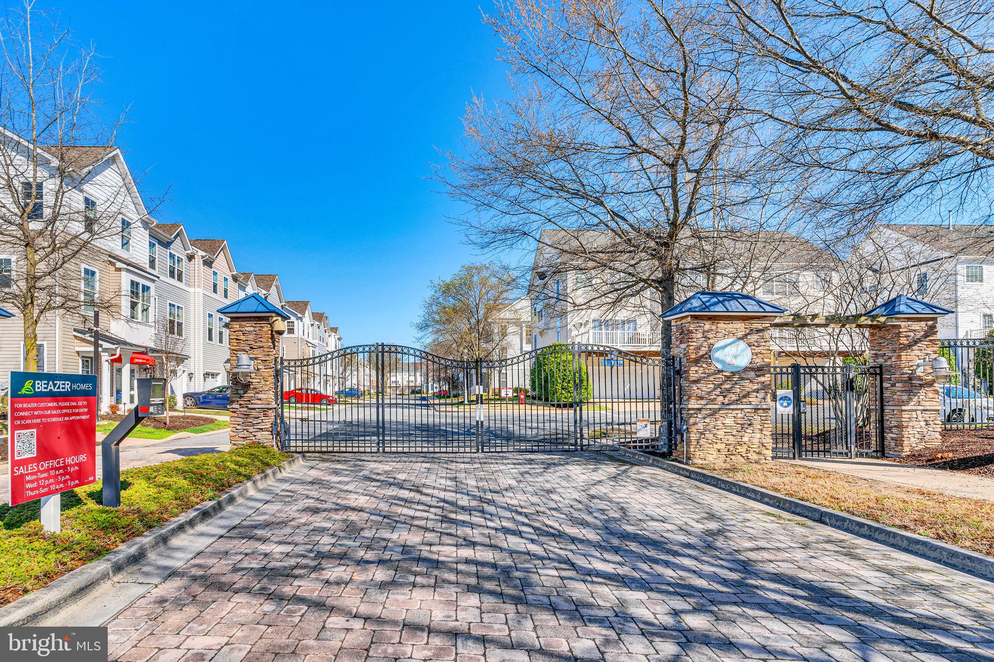 DEEP HARBOUR TOWN HOMES - Residential