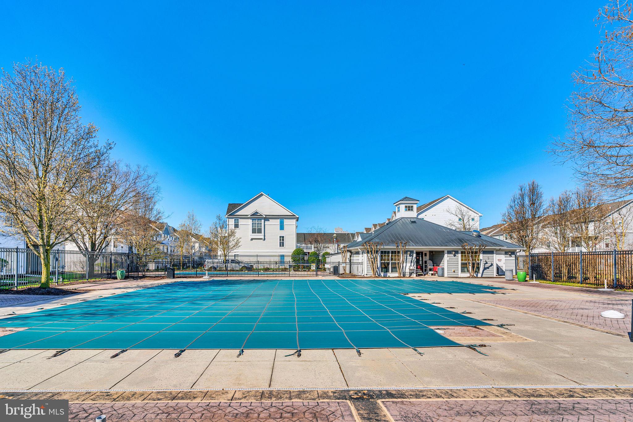 DEEP HARBOUR TOWN HOMES - Residential