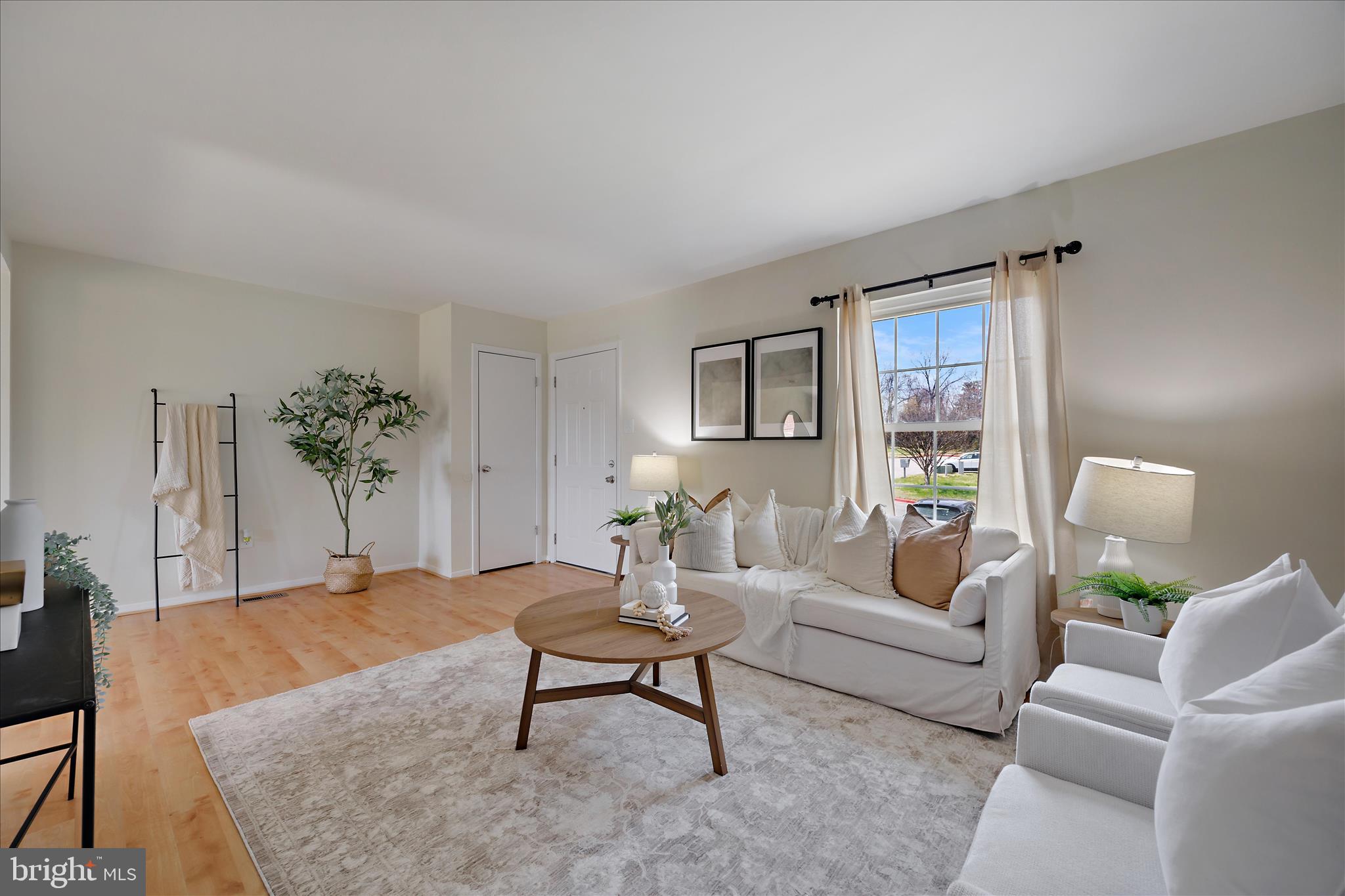 ELIZABETHS LANDING - Residential