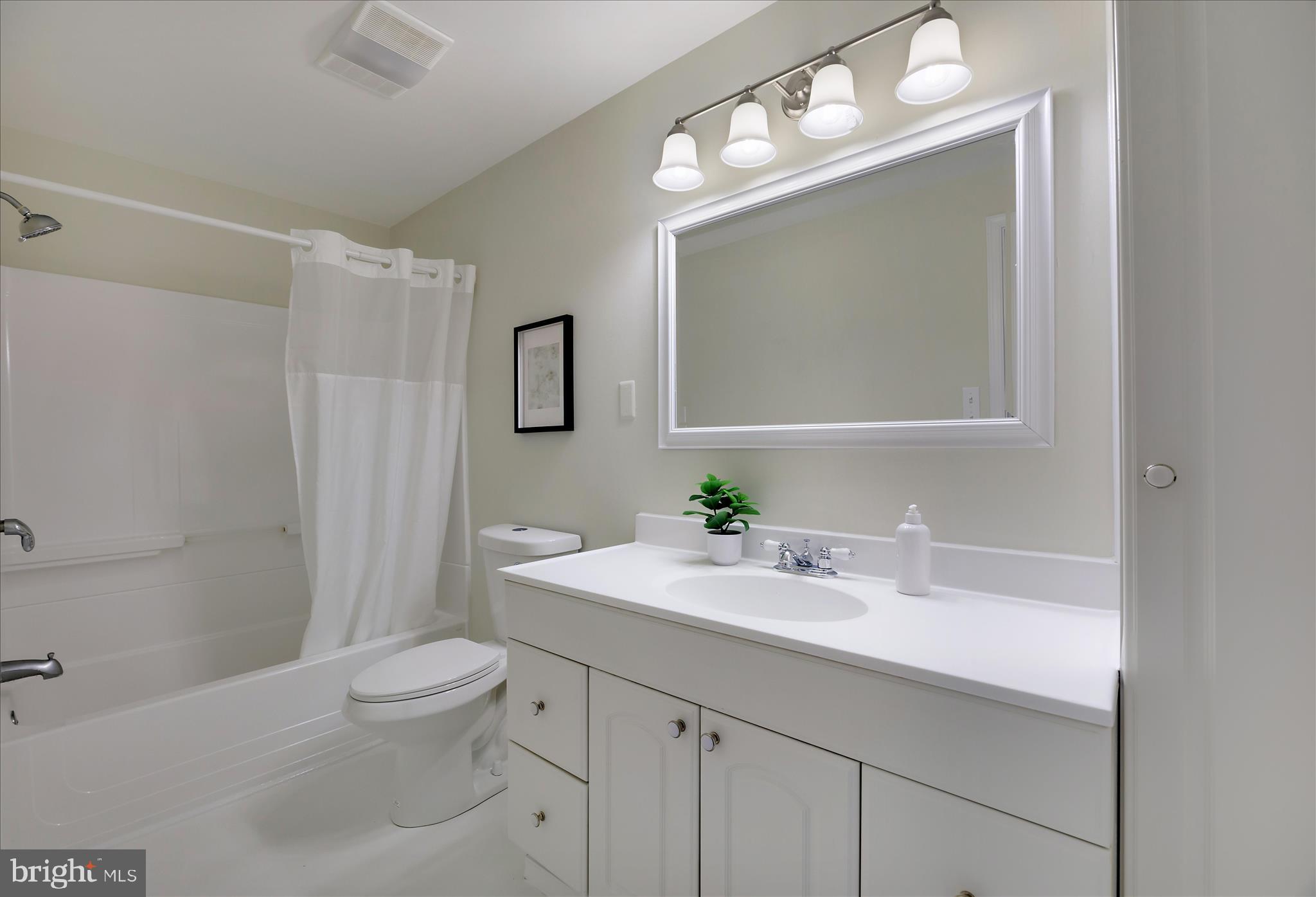 ELIZABETHS LANDING - Residential