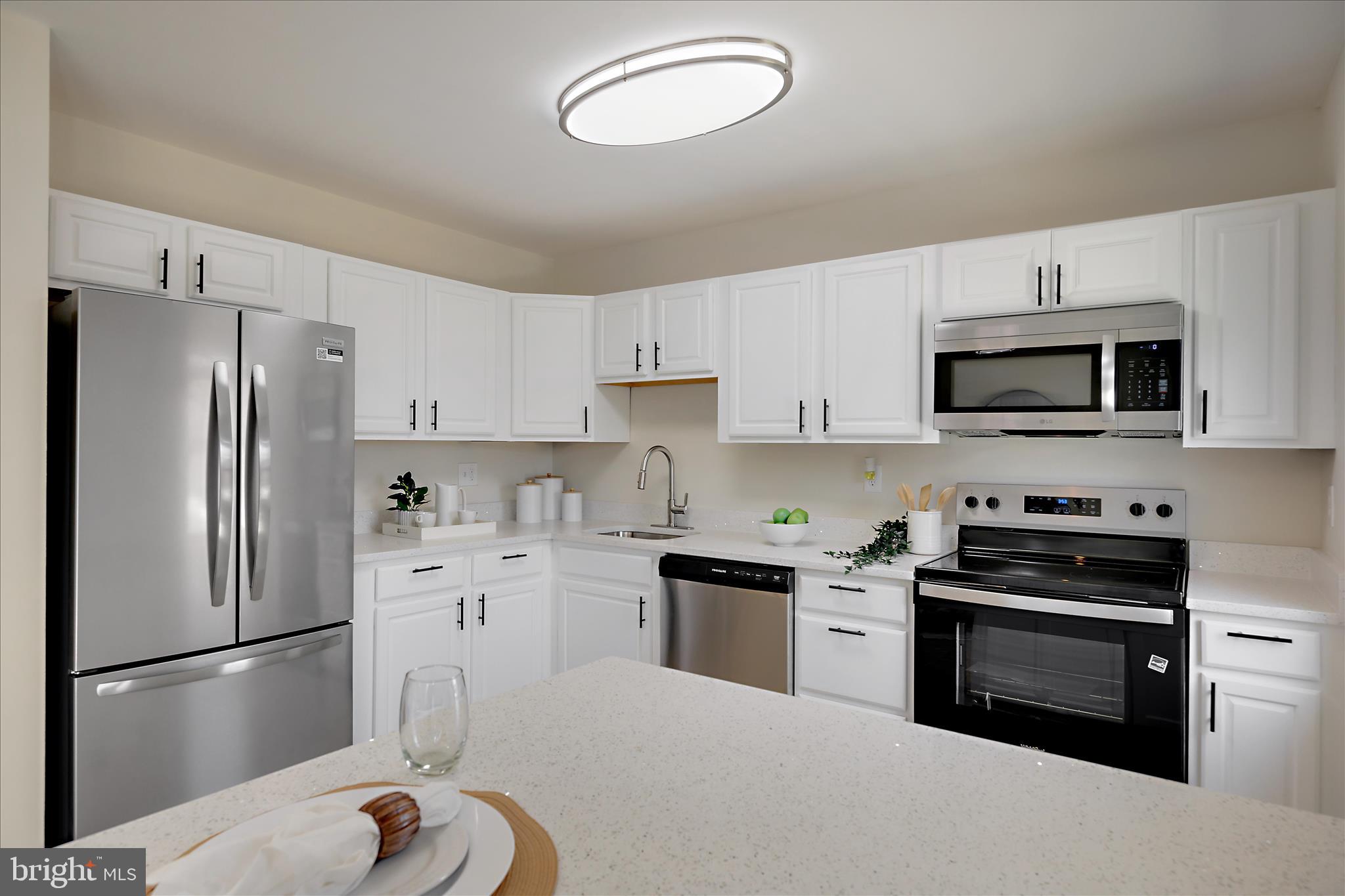 ELIZABETHS LANDING - Residential